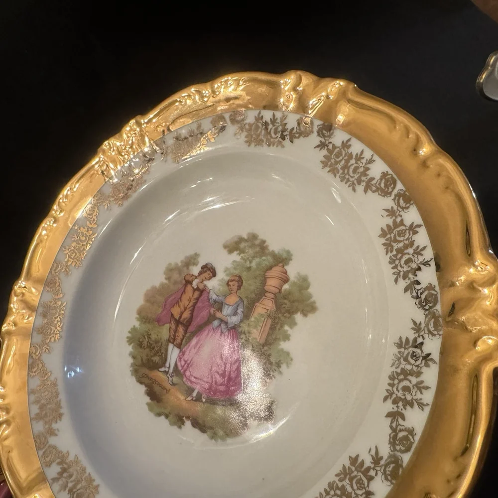 Vtg Bavaria Germany Heavy Gold Gilt FragonardStyle Plate Bowl 9.5” WalkingCouple